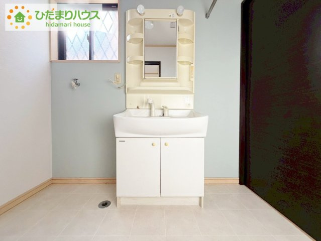 いわき市小名浜相子島字道下　中古戸建の独立洗面台|シンプルで使い勝手の良い独立洗面台！