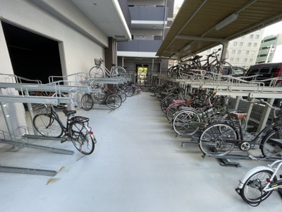 【その他共用部分】 | S-RESIDENCE新大阪駅前 | 自転車置き場です。