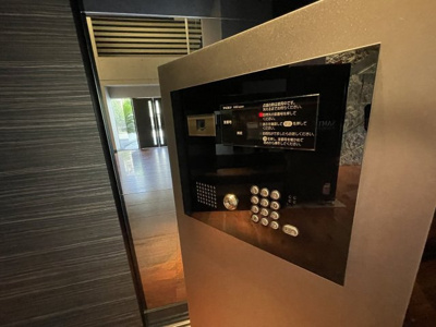 【ロビー】 | S-RESIDENCE新大阪駅前 | オートロック付きでセキュリティーも安心です。