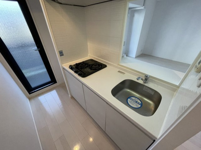 【キッチン】 | S-RESIDENCE新大阪駅前 | ２口ガスコンロのシステムキッチンです。