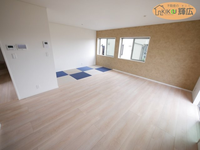 【居間・リビング】 | 姫路市飾東町庄（10号）　中古戸建