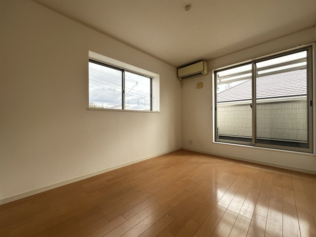 神戸市西区月が丘１丁目戸建の洋室