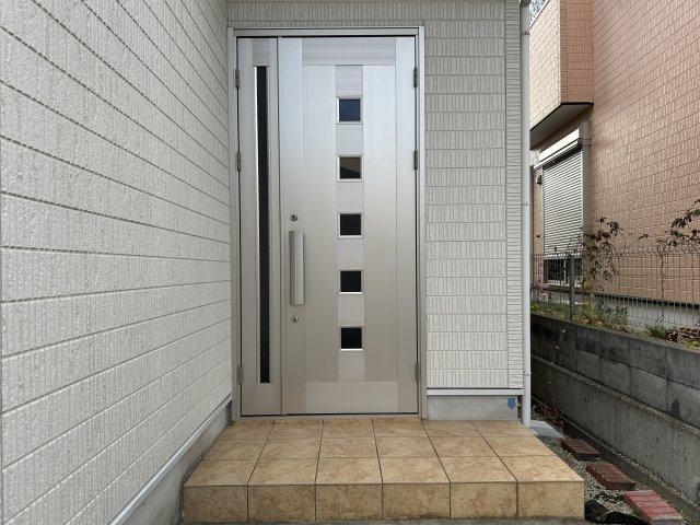 神戸市西区月が丘１丁目戸建の玄関