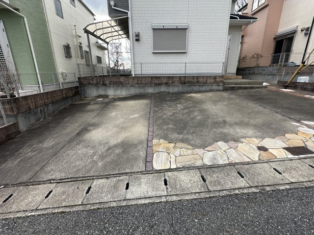 神戸市西区月が丘１丁目戸建の駐車場