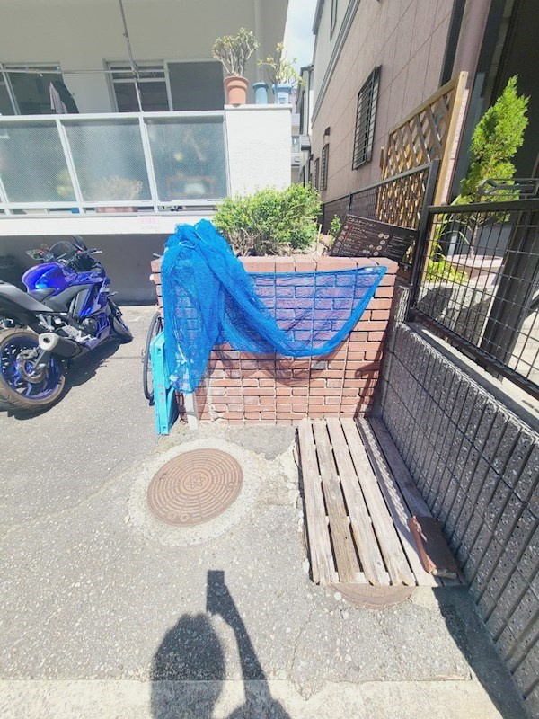 甲子園ハニーマンションの外観