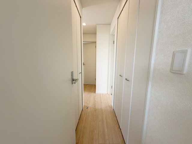 【内装】 | 本庄市下野堂第6　クレイドルガーデン　新築戸建　全3棟　3号棟 | 2階ホール収納