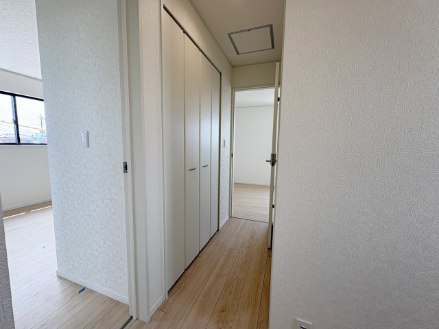 【内装】 | 本庄市下野堂第6　クレイドルガーデン　新築戸建　全3棟　3号棟 | 2階ホール収納