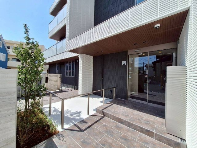ラ　フル―ルクロレのエントランス|★エントランス★