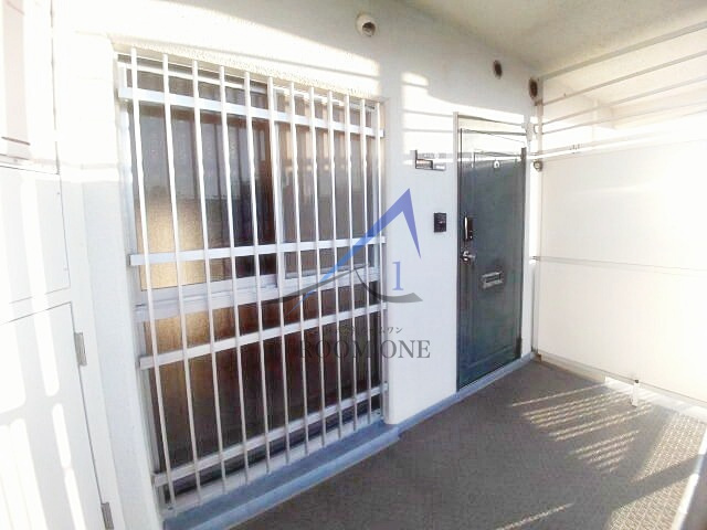 リバーサイドタウン木場南スカイハイツのその他共用部分|玄関前共用通路です。