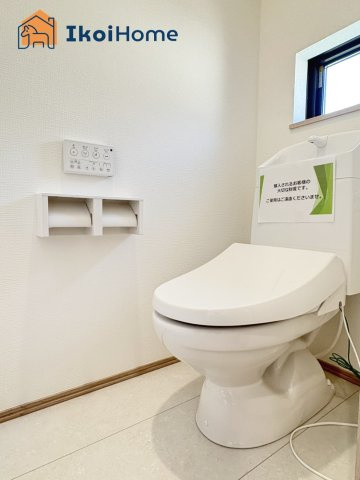 明石市二見町西二見　新築戸建のトイレ|【ホームページに現地動画掲載中】●年中無休：当日予約可●1階・2階ウォッシュレット付のお手洗いです
