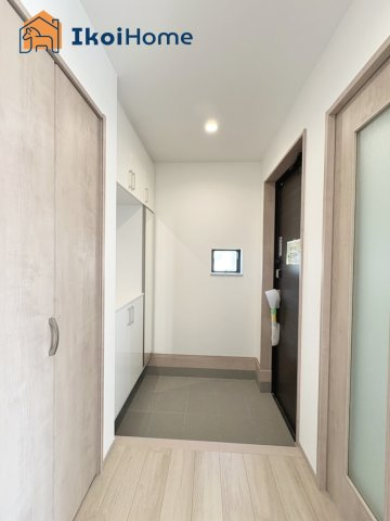明石市二見町西二見　新築戸建の玄関|【ホームページに現地動画掲載中】●年中無休：当日予約可●お出かけに使う道具を収納できるスペースあり