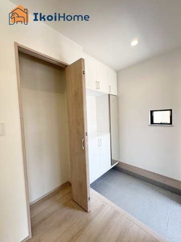 明石市二見町西二見　新築戸建の収納|【ホームページに現地動画掲載中】●年中無休：当日予約可●玄関あがると収納はありますので便利です！