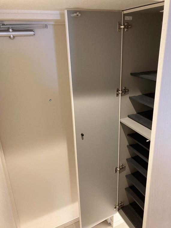 アーバンクリスタル九段下の玄関