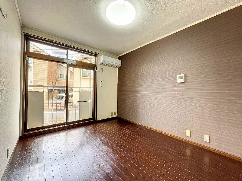 ジュネス・エフ