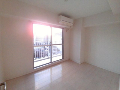 【居間・リビング】 | リバーサイドタウン木場南スカイハイツ  | ゆったりとしたリビングです