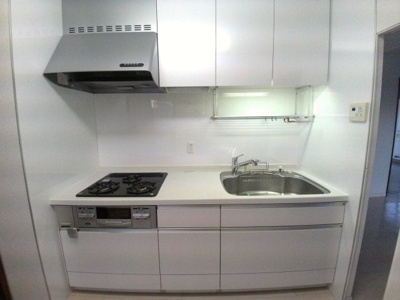 【キッチン】 | リバーサイドタウン木場南スカイハイツ  | コンパクトなキッチンで掃除もラクラク