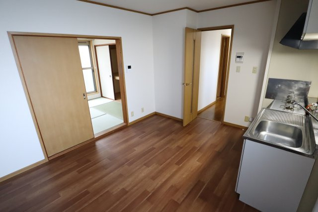 ルミエールSHIMAMURAの居間・リビング