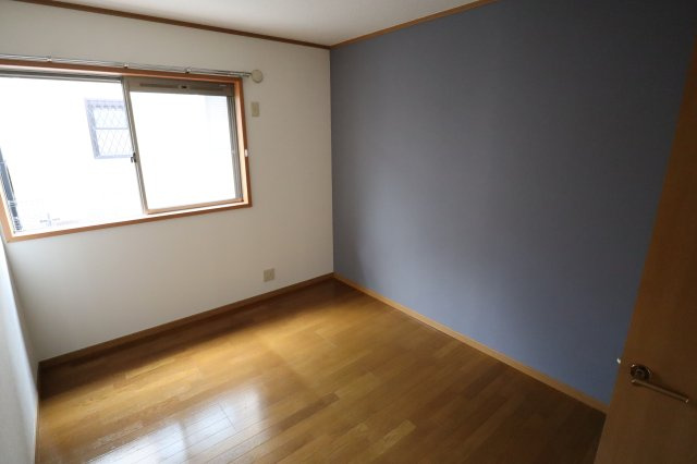 ルミエールSHIMAMURAの洋室