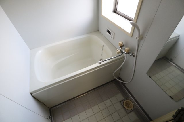 ルミエールSHIMAMURAの浴室