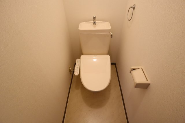 ルミエールSHIMAMURAのトイレ