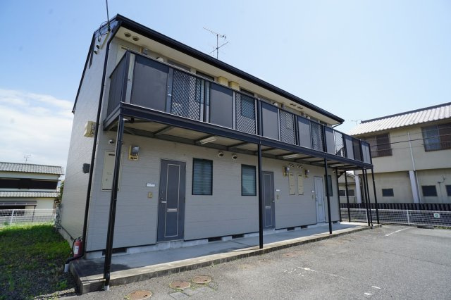奈良市青野町のアパート
