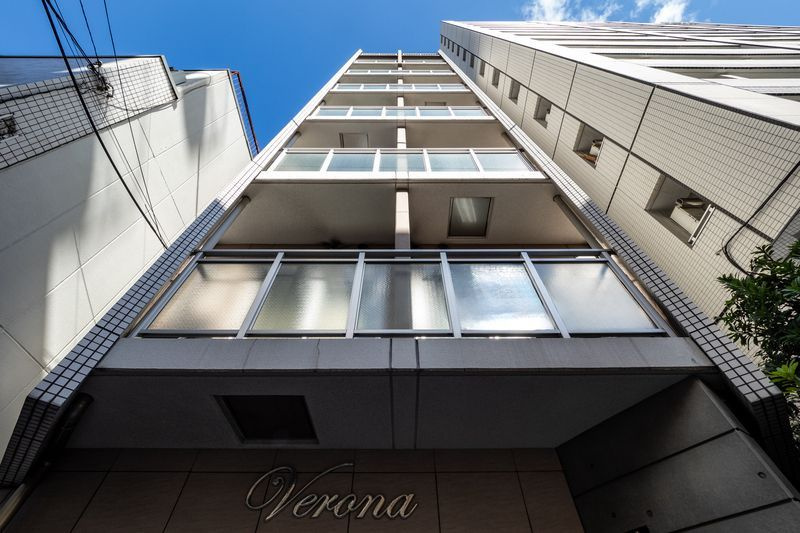 Verona　門前仲町　Lussoの外観