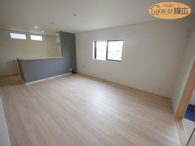 姫路市飾東町庄（15号）　中古戸建の居間・リビング