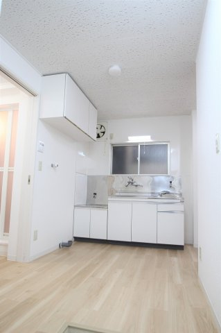 渡辺リバーサイドビルのキッチン|他室参考写真