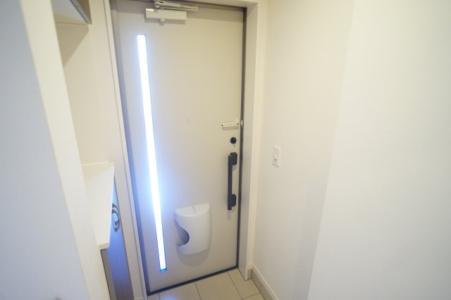 Ｐoire東生駒の玄関