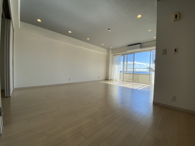 フジタ第二熱海マンションの居間・リビング