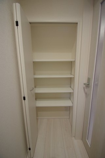 【収納】 | 【仲介手数料無料！！】府中市若松町2丁目　新築戸建て（全2棟）2号棟　4680万円 | 玄関収納