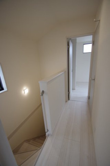 【その他】 | 【仲介手数料無料！！】府中市若松町2丁目　新築戸建て（全2棟）2号棟　4680万円 | 2階廊下