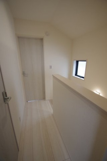 【その他】 | 【仲介手数料無料！！】府中市若松町2丁目　新築戸建て（全2棟）2号棟　4680万円 | 2階廊下