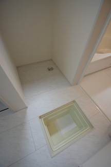 【ランドリースペース】 | 【仲介手数料無料！！】府中市若松町2丁目　新築戸建て（全2棟）2号棟　4680万円 | 床下収納