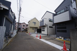 【前面道路含む現地写真】 | 【仲介手数料無料！！】府中市若松町2丁目　新築戸建て（全2棟）2号棟　4680万円