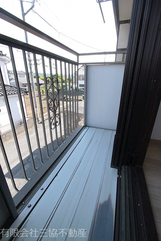 サンライズBのバルコニー|南向きで陽当たりの良いバルコニーです