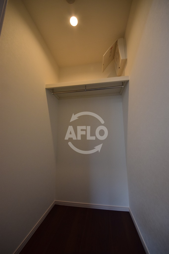 グランパシフィック長橋スクエアの収納|グランパシフィック長橋スクエア　ウォークインクローゼット