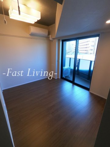 神楽坂５丁目ビルの居間・リビング