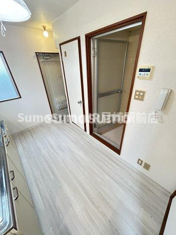 ハイツフェニックスの居間・リビング|こちらの居間で趣味の時間をお楽しみください