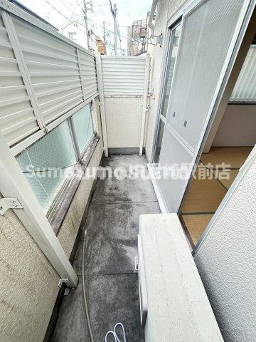 ハイツフェニックスのバルコニー|お洗濯にも便利なバルコニー付き