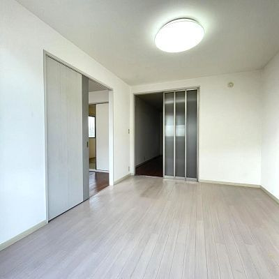 グランドール壱番館の居間・リビング