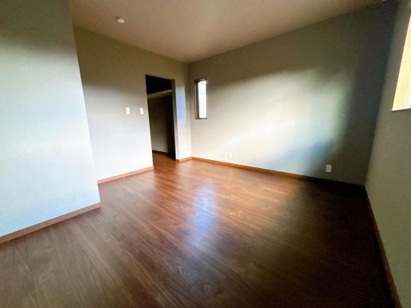 東広島市黒瀬町楢原　中古一戸建ての洋室