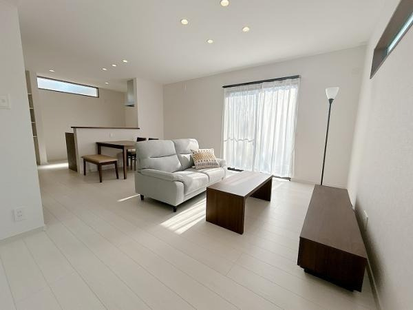 東広島市黒瀬町楢原　中古一戸建ての居間・リビング