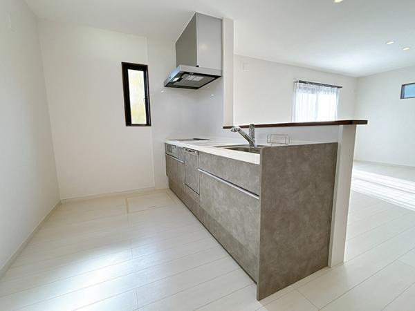 東広島市黒瀬町楢原　中古一戸建てのキッチン