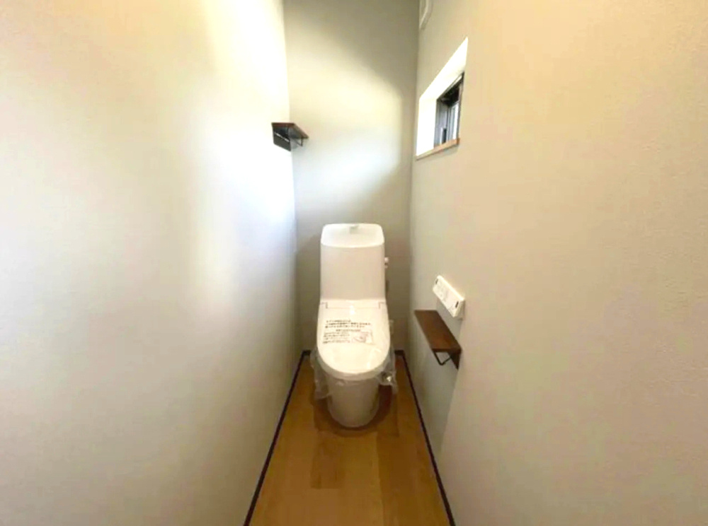 越前市富士見が丘二丁目中古戸建のトイレ