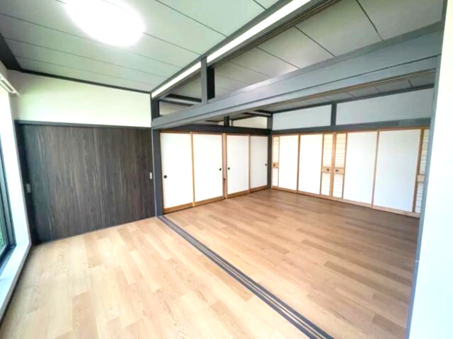 越前市富士見が丘二丁目中古戸建の洋室