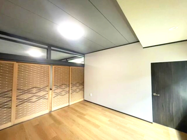 越前市富士見が丘二丁目中古戸建の洋室