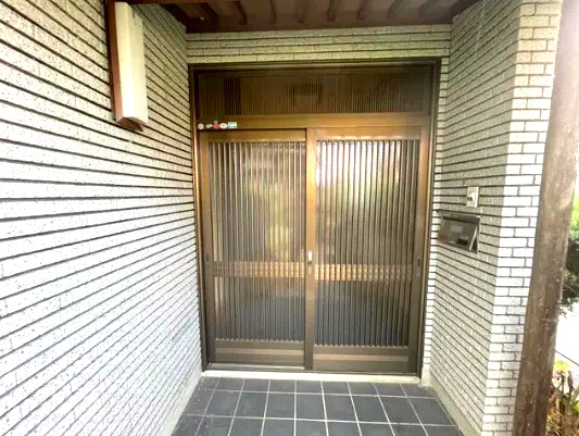 越前市家久町中古戸建の玄関