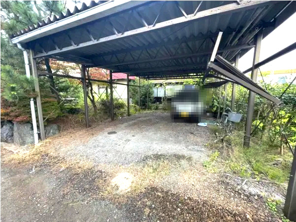 越前市武生柳町中古戸建の駐車場
