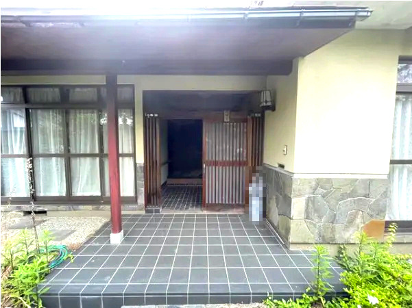 越前市武生柳町中古戸建の玄関